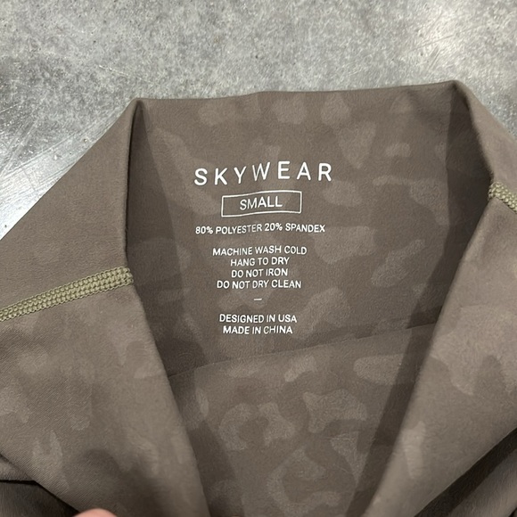 NWOT Skywear Small Olive Green Leggings - Picture 4 of 7